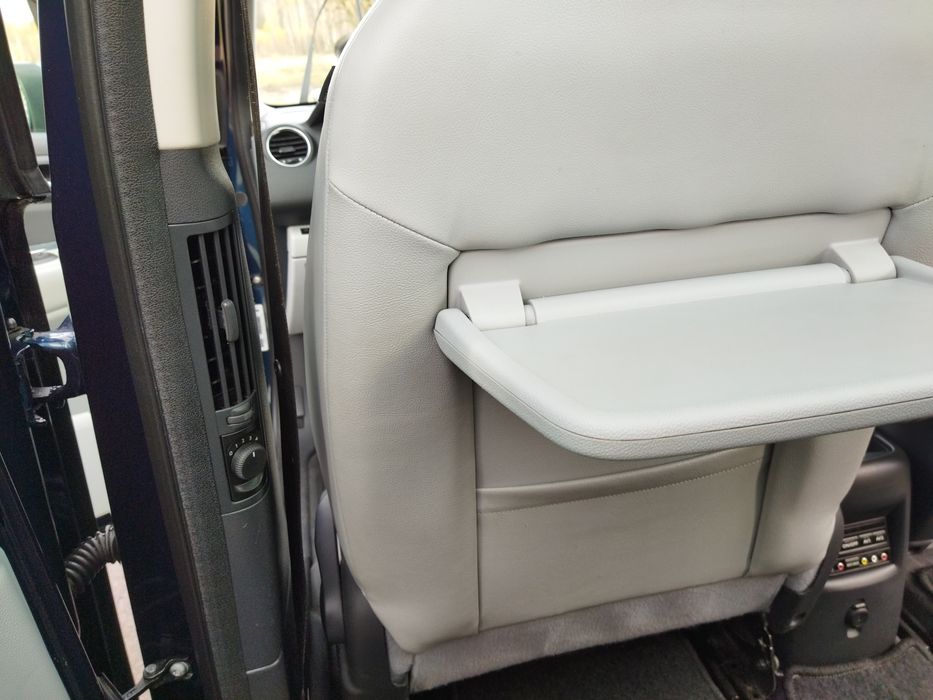 Продам авто Пежо 5008