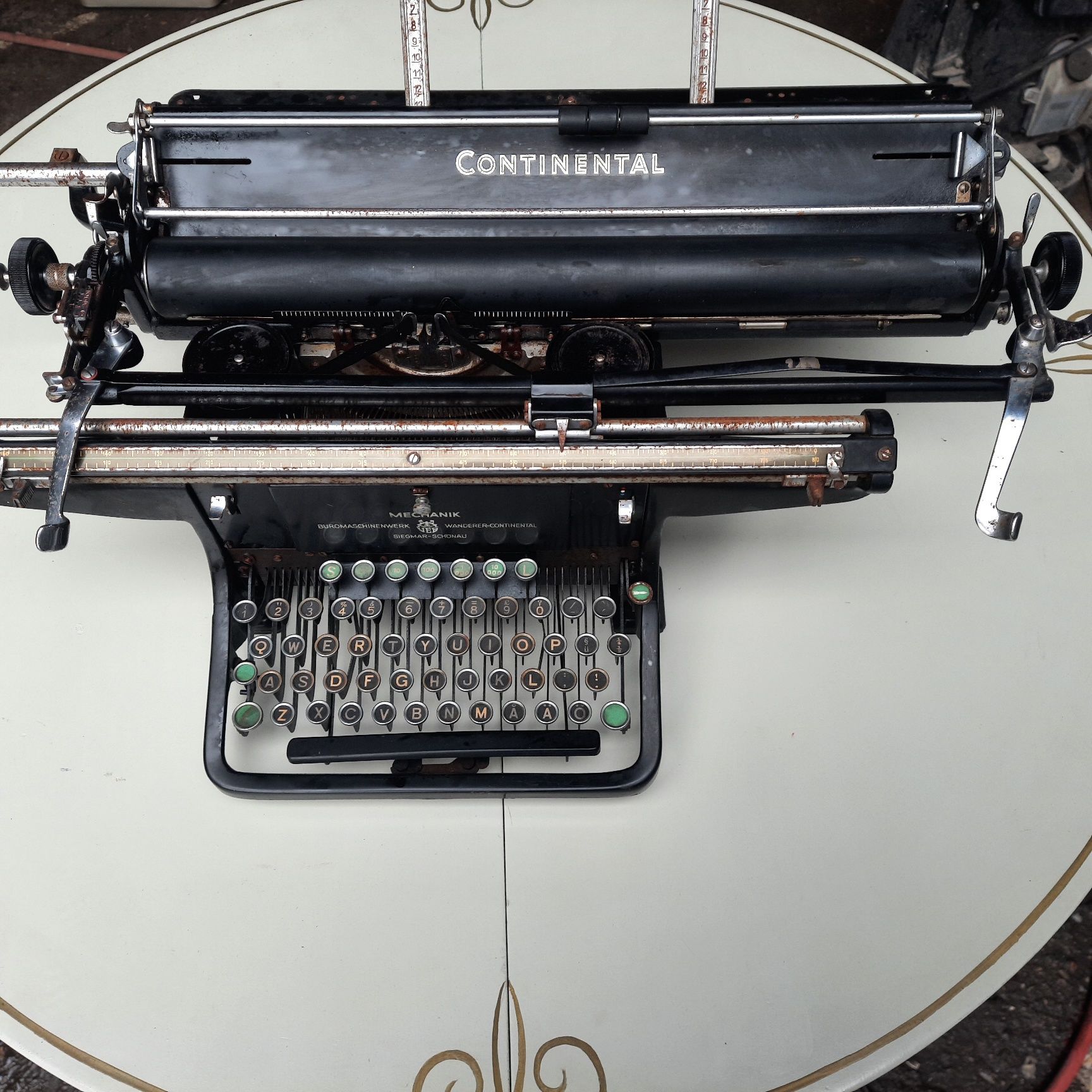 Zabytkowa maszyna do pisania Continental mechanik