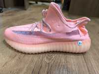 Розпродаж! Кросівки жіночі Adidas Yezzy