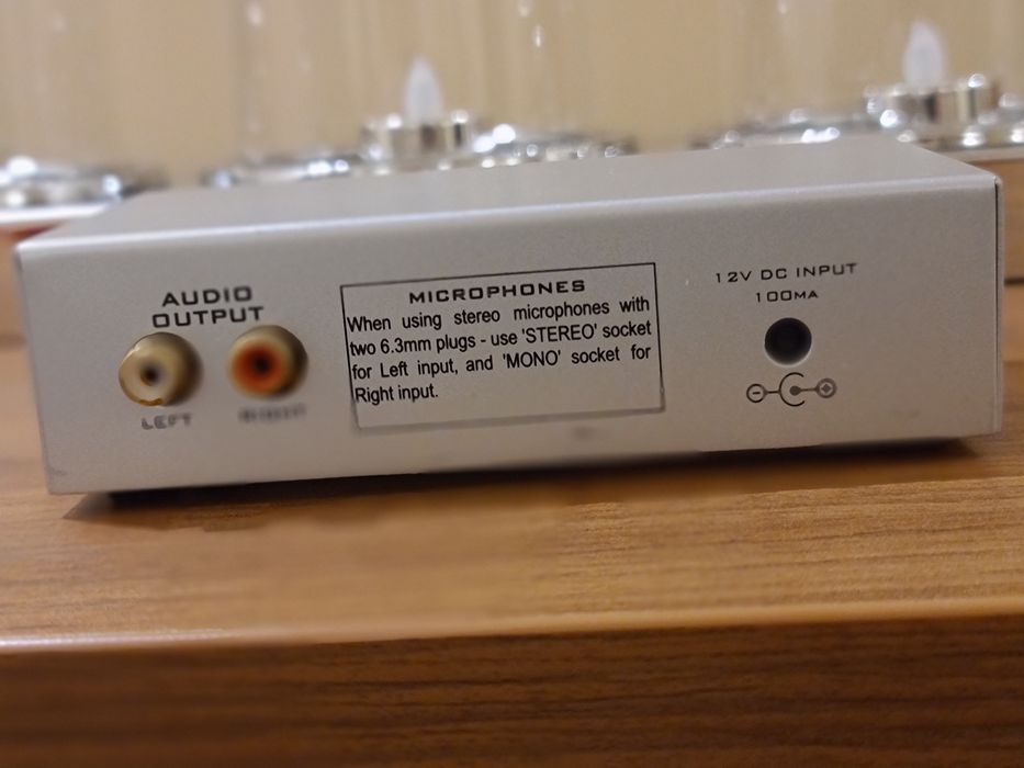 Pré amplificador de phono / microfone novo