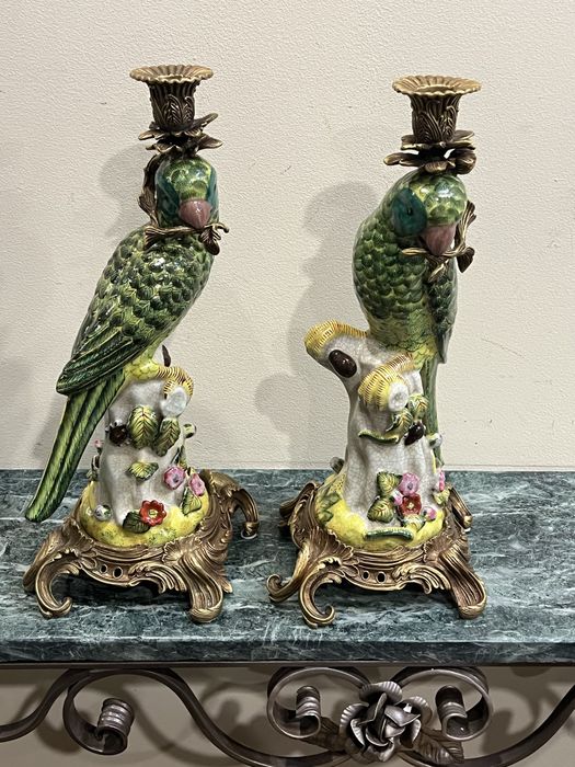 Підсвічники у вигляді папуг з фарфора та бронзи. Франція