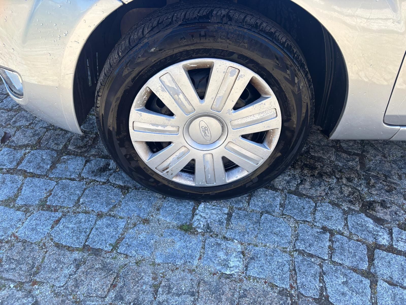 Ford Fiesta 1.2 Gasolina