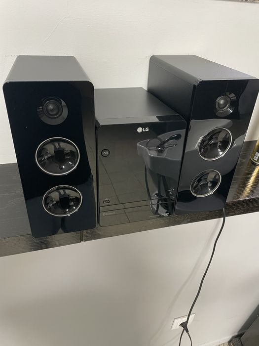 Vendo rádio quase novo