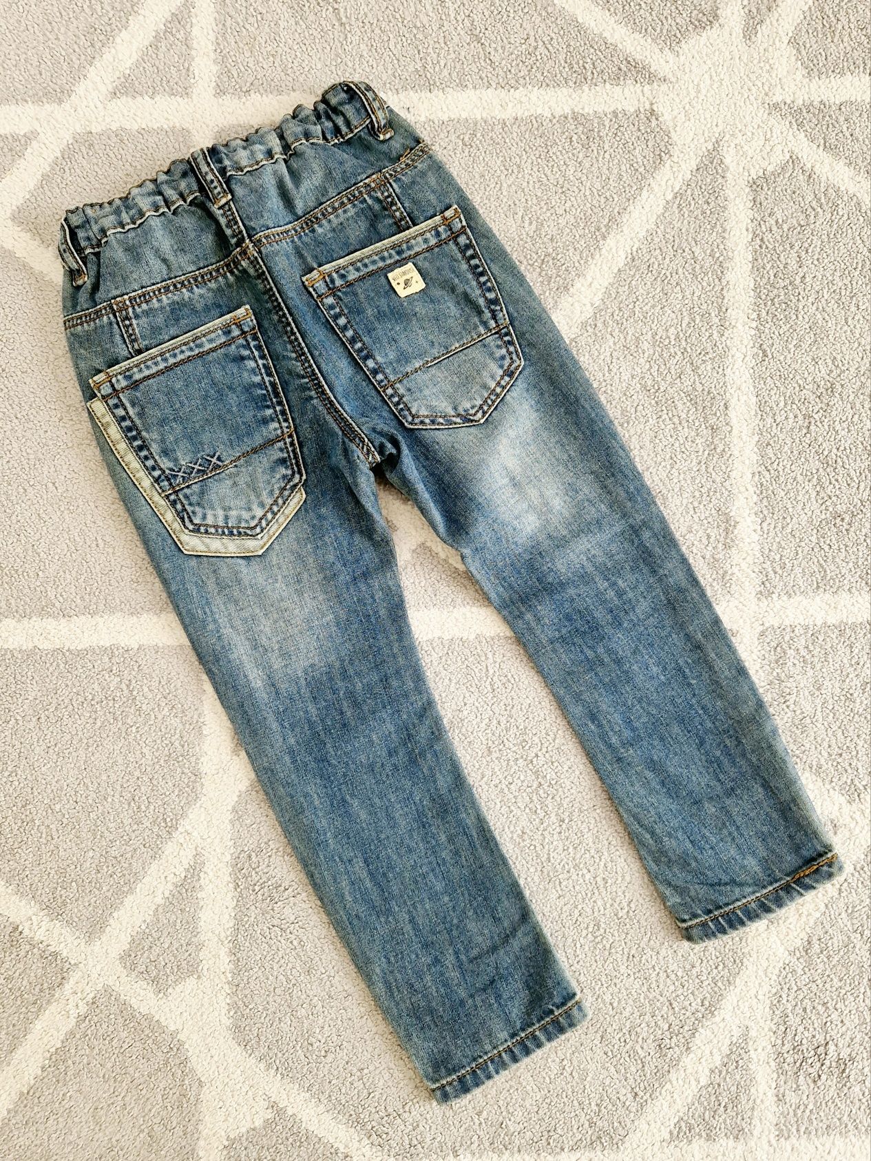 Spodnie jeansy Reserved r. 110 fajny fason