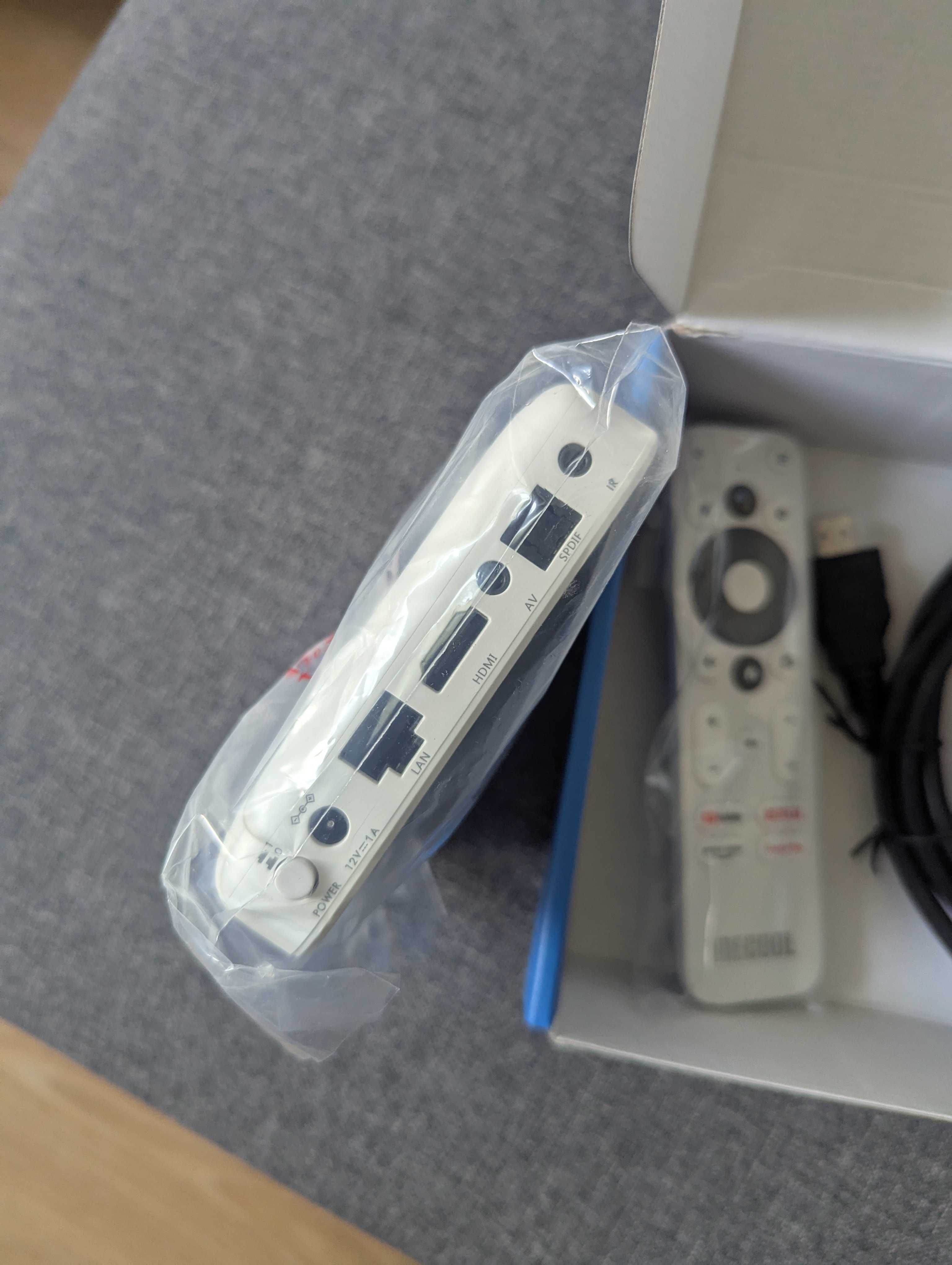 Vendo - Box Android Mecool KM2 - Nova - Tomada UK