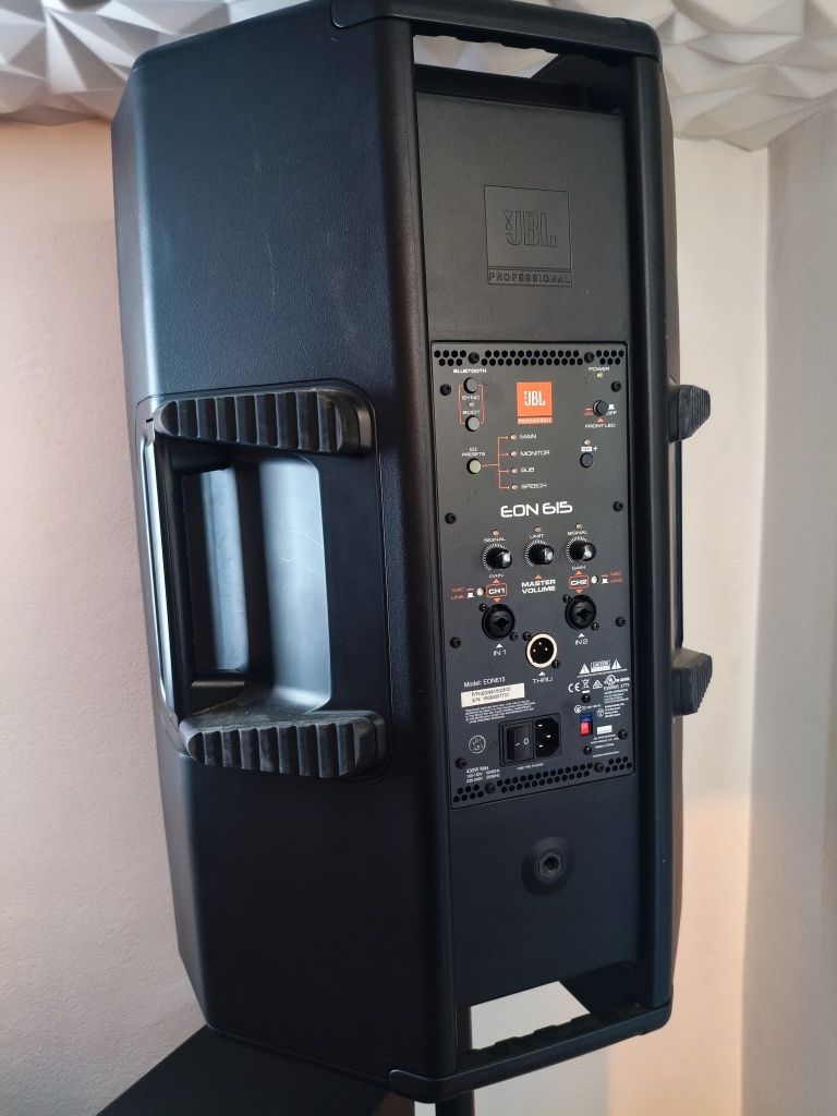 Kolumny aktywne EON615 2szt. + Statywy + mikser Soundcraft