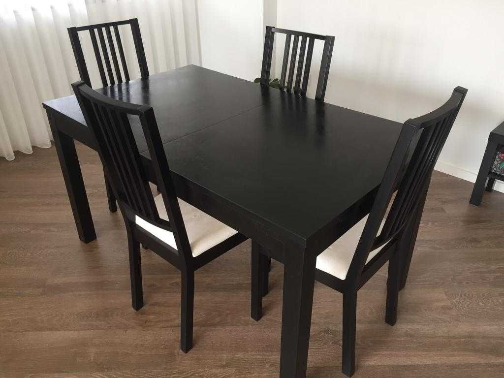 Mesa de sala e 4 cadeiras