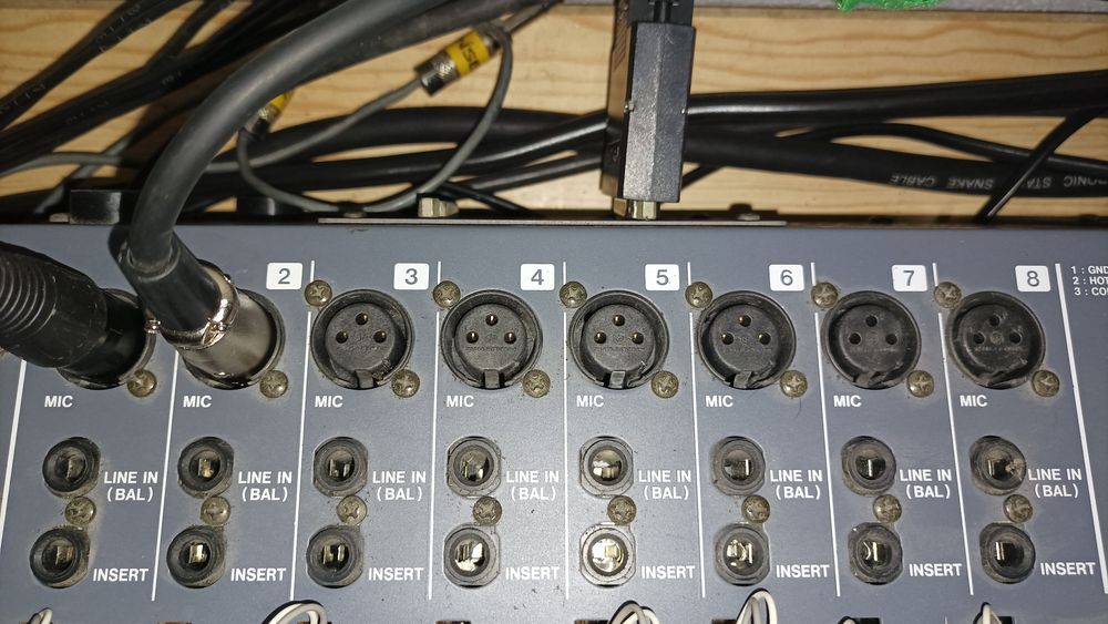 Mesa de mistura de som Tascam M1600