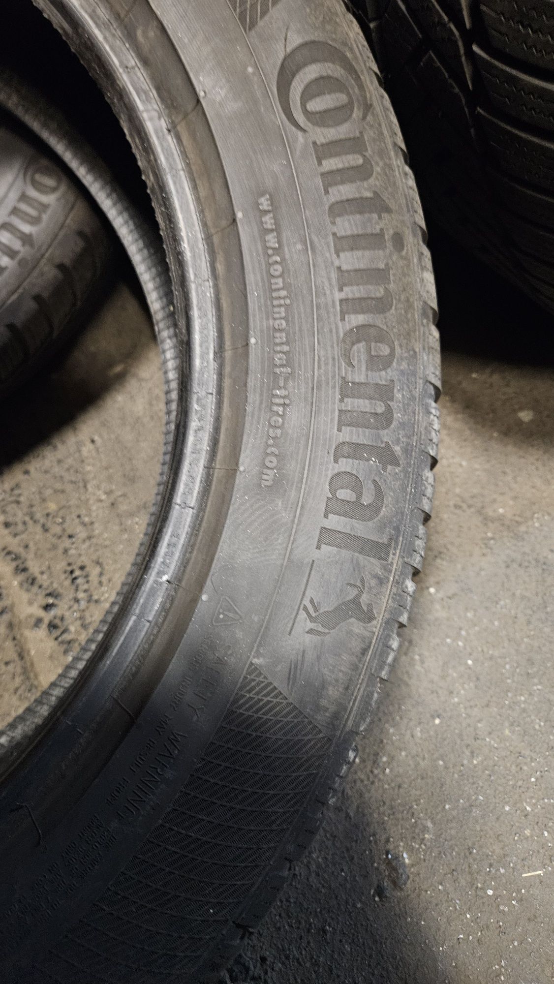 Opona 235/55-19 CONTINENTAL