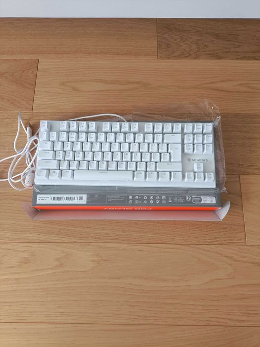 Klawiatura mechaniczna Genesis Thor 303 TKL - stan idealny