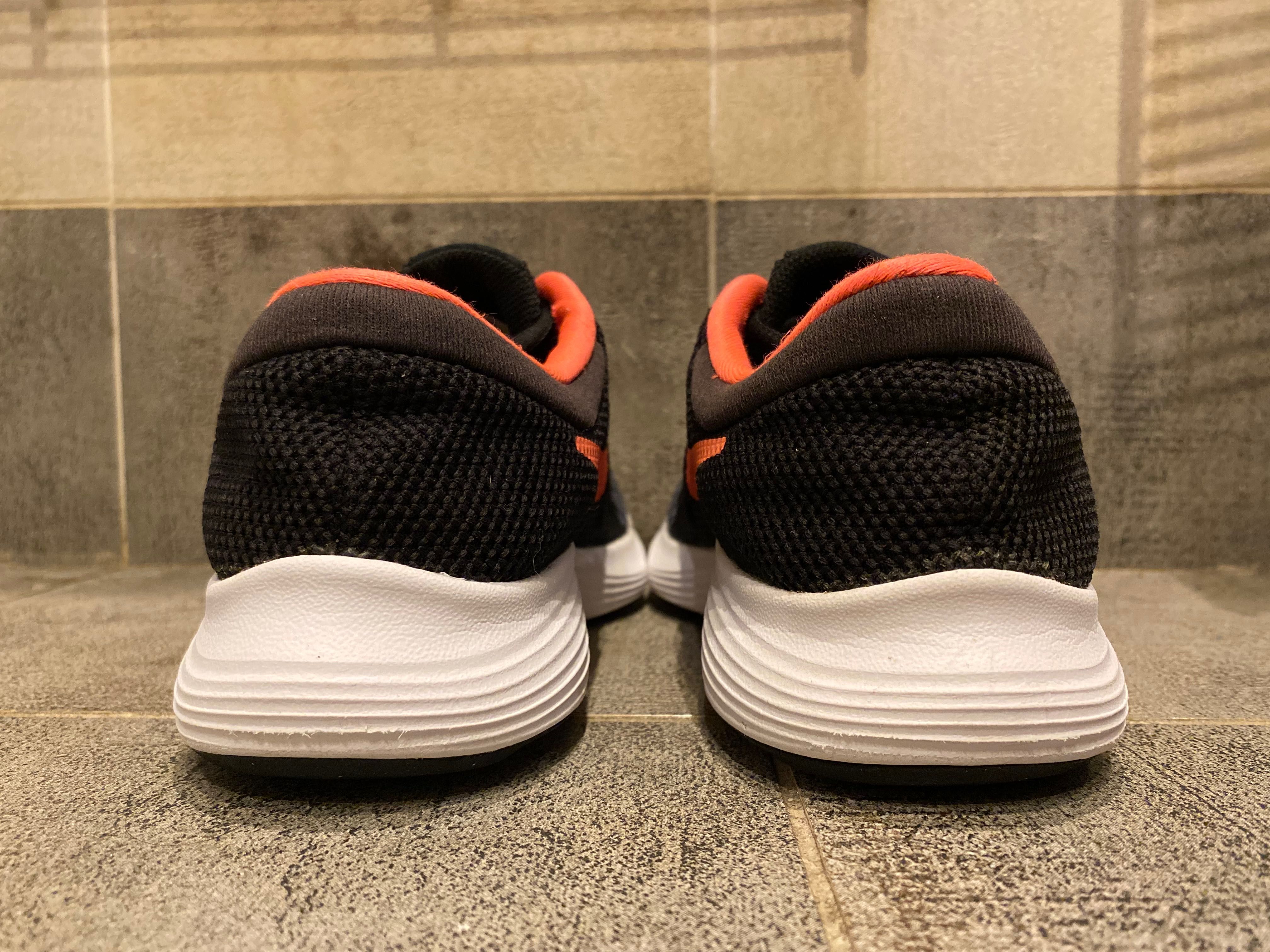 Nike Revolution 4 36,5 r 23,5 cm buty adidasy do biegania sportowe