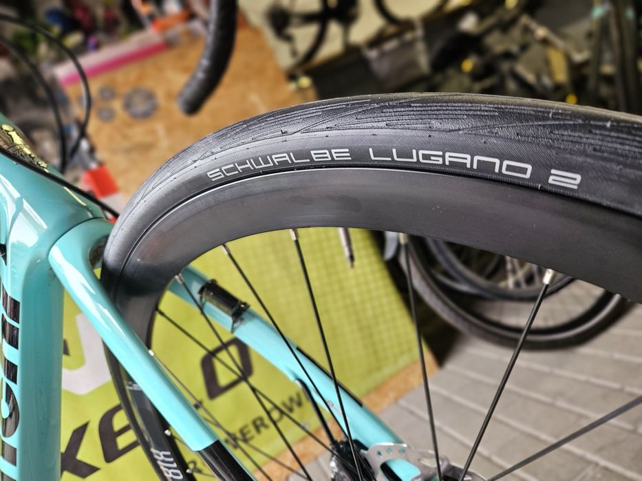 BIANCHI INFINITO XE Celesta rower szosowy Shimano 105 Disc rama 55