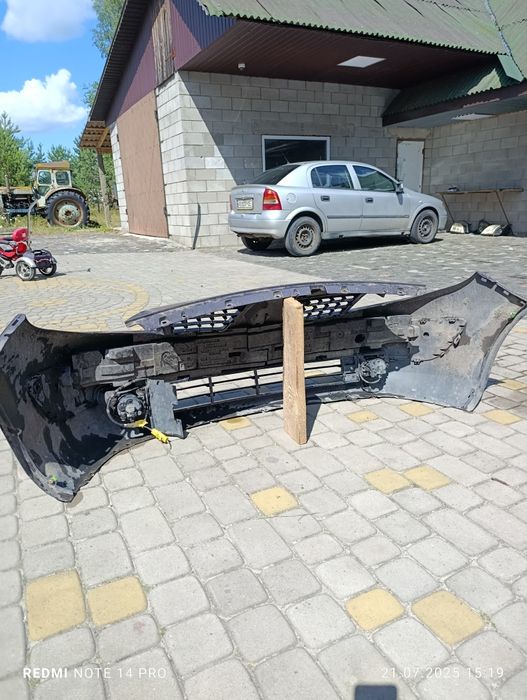 Передній бампер. Renault Scenic 2. (Дорест.)