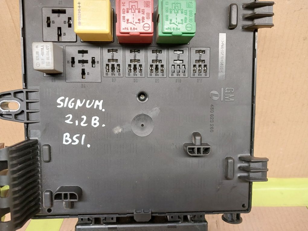 Stan BDB opel signum vectra C 2.2B 16V Z22YH 04 skrzynka bezpieczników