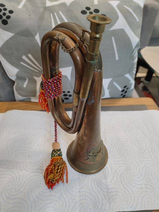 Trąbka wojskowa sygnałówka Francja