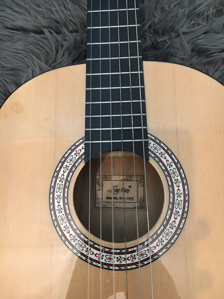 Gitara EVER PLAY Model  No EV-132