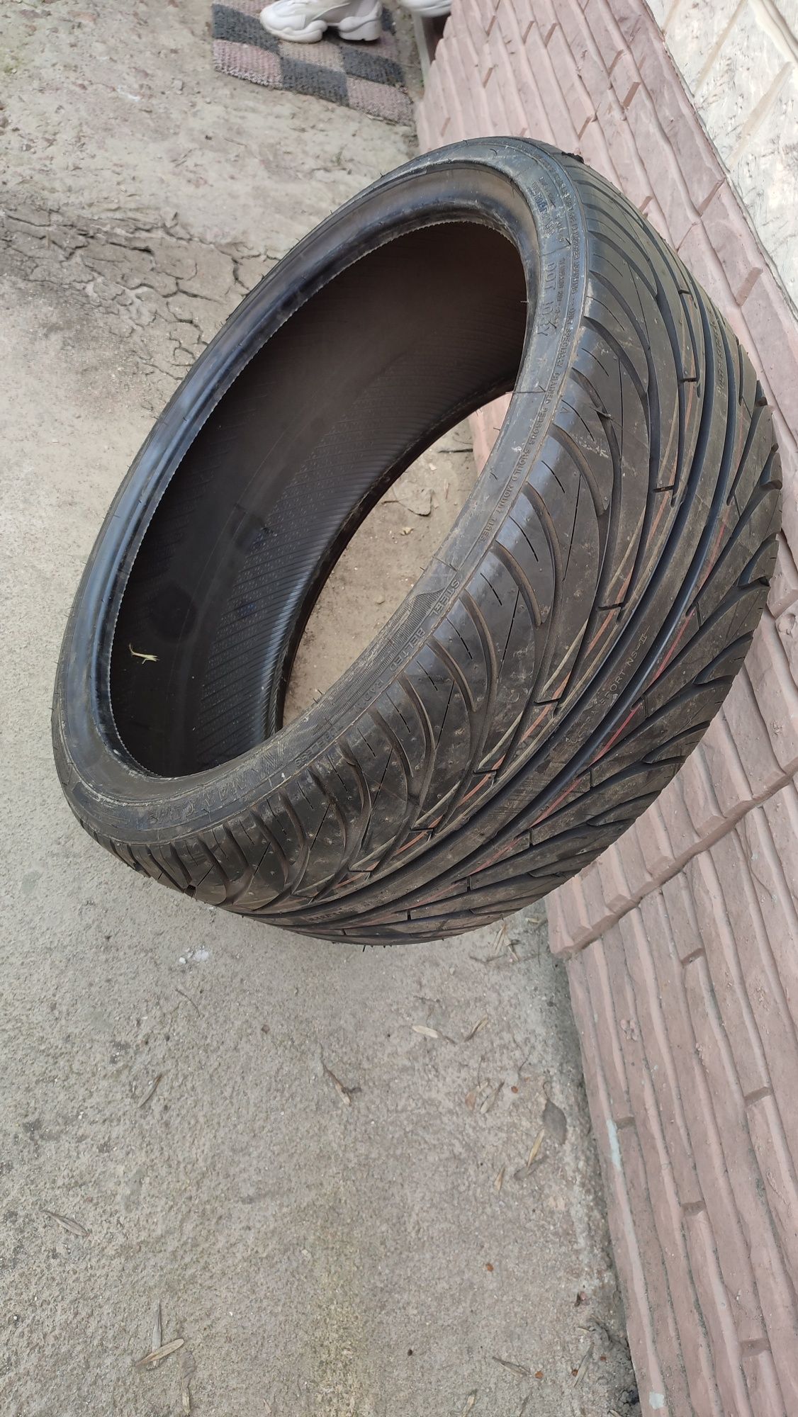 Нова 245 30 R19 гума резина