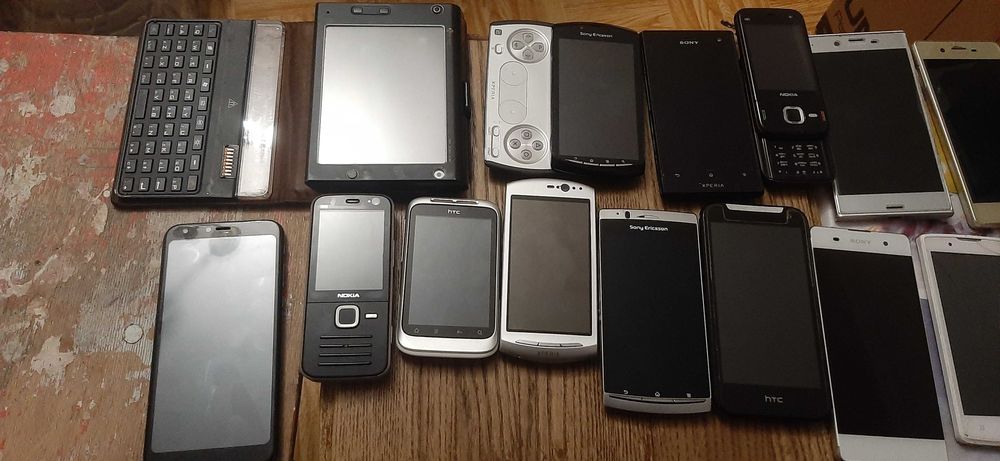 разные мобилки сони нокия соони сониэриксан ленова блакбери дуги хтц