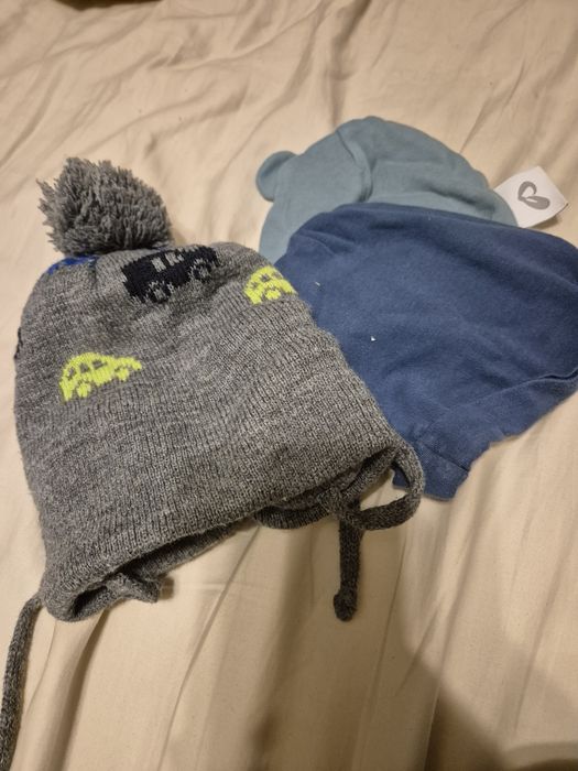 Zestaw czapeczek dla niemowlaka