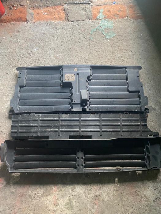 Решотка радіатора форд едж