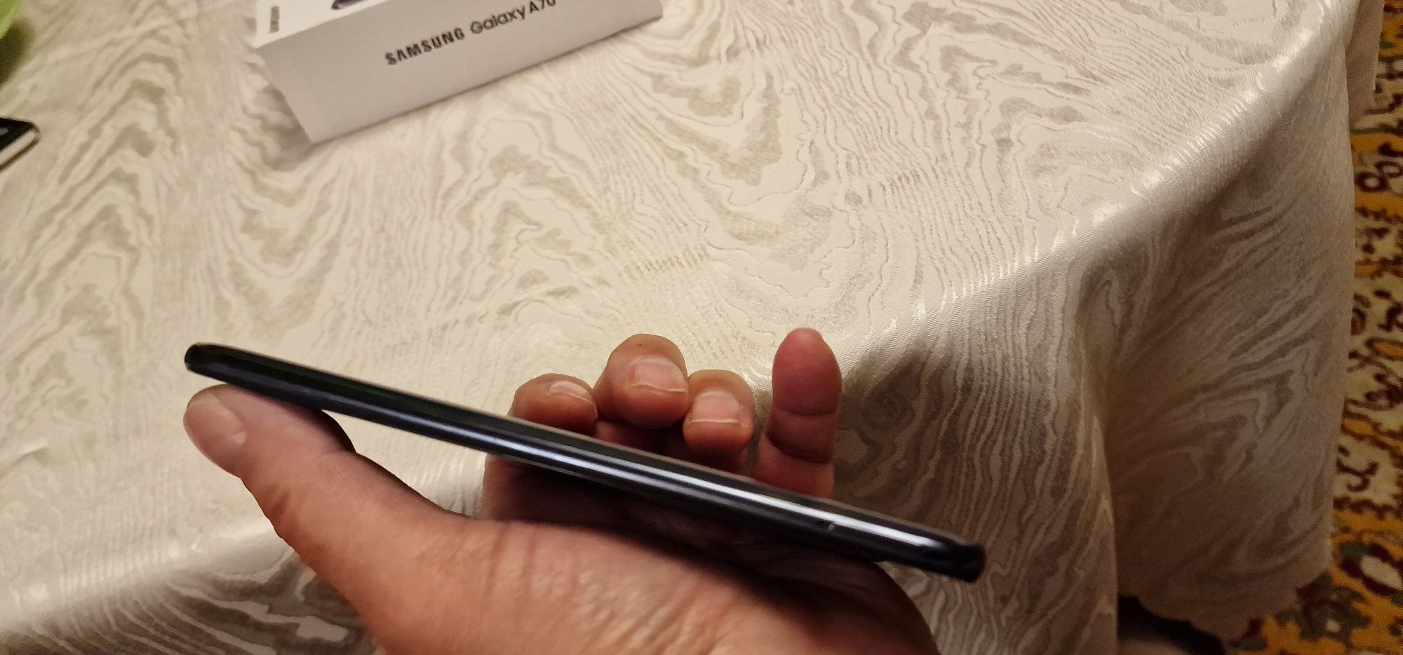 Telefon , smartfon SAMSUNG A70 używany idealny