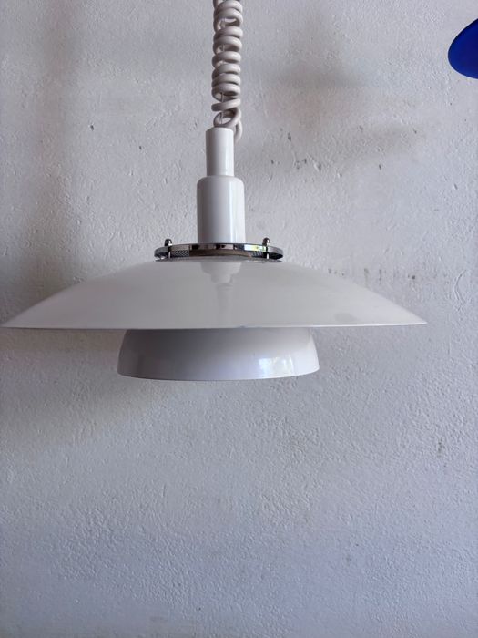 biała lampa wisząca space Age reto prl
