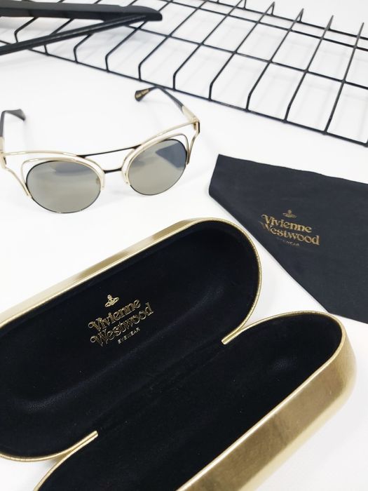 Солнцезащитные очки Vivienne Westwood VW 936S женские золотого цвета