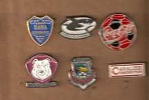 Pins de Clubes de futebol Bahamas - Panamá - Belize - Suriname, outros