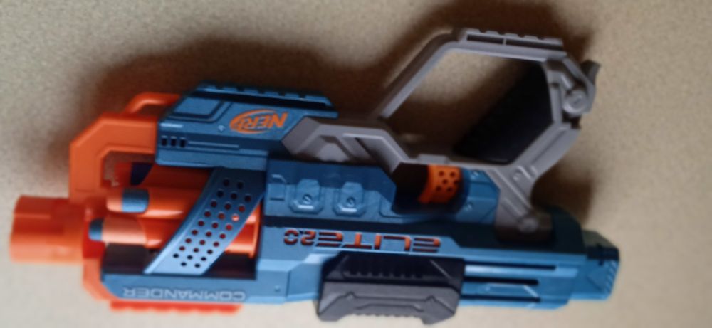 Пистолет -автоматНерф