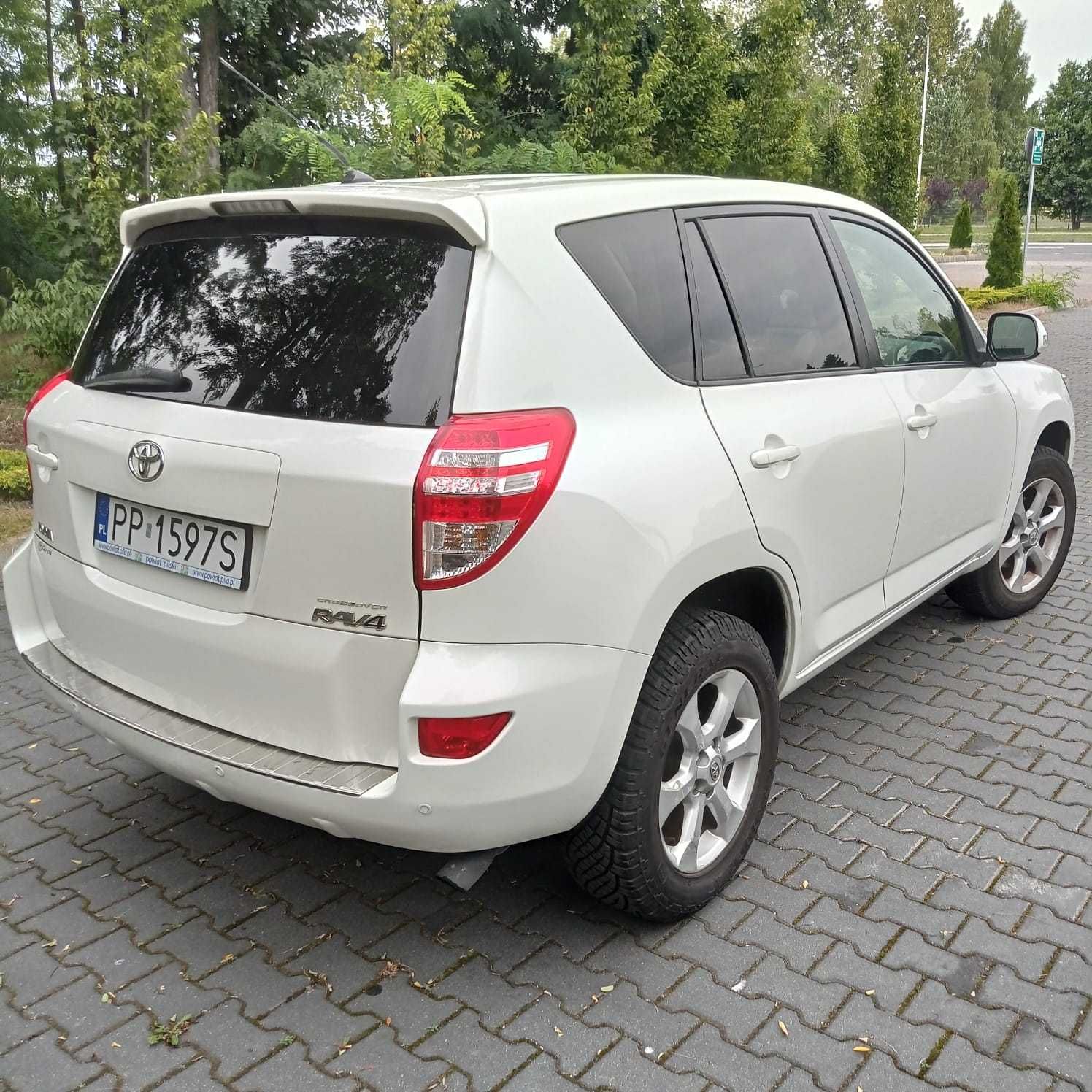 RAV4 D4D 4X4 biała perła