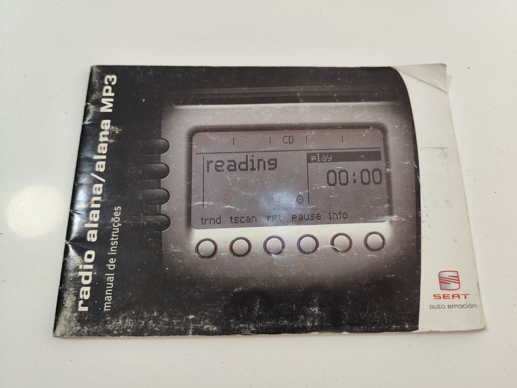 Radio SEAT Alana - CD MP3 - Em perfeito estado - Com Código e Manuais
