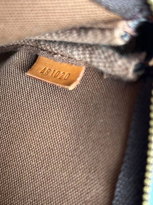 Louis Vuitton Pochette Acessoires