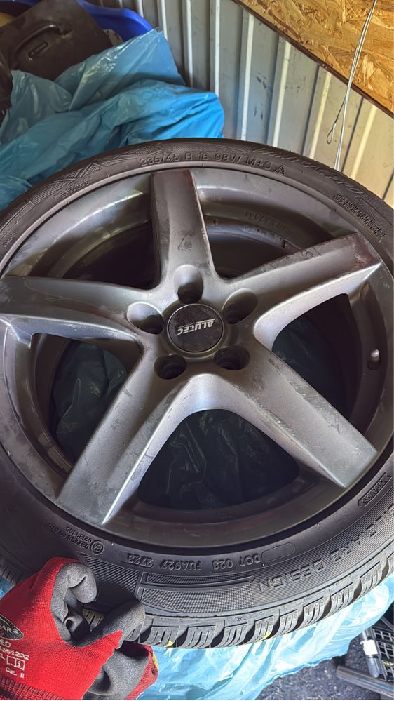 Opony z felgami 235/45/18R