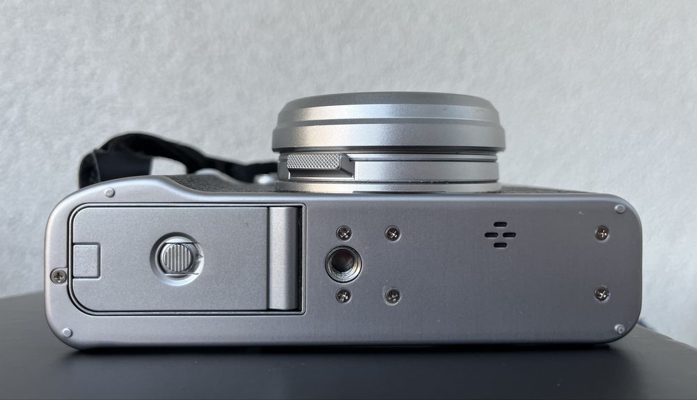 Fujifilm x100v srebrny