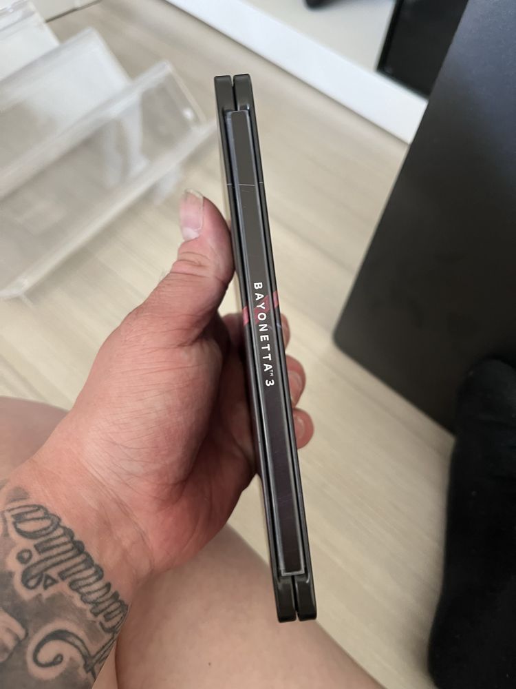 Capa Metálica Bayonetta 3 Switch