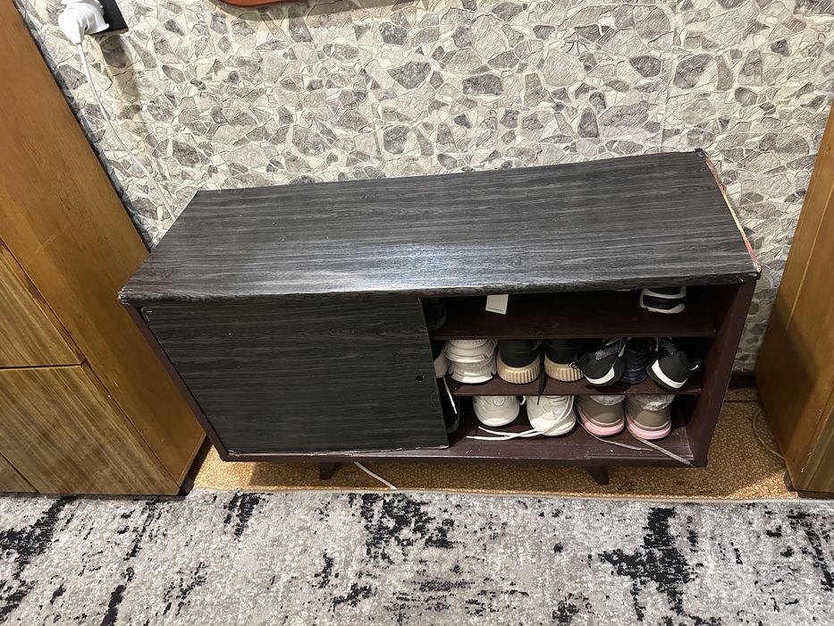 Безкоштовно тумбочка під взуття