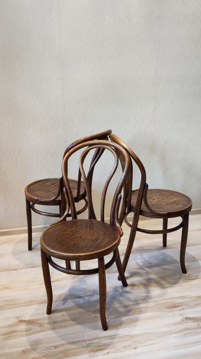 Стільці антікварні, стільці віденські дерев'яні ретро.