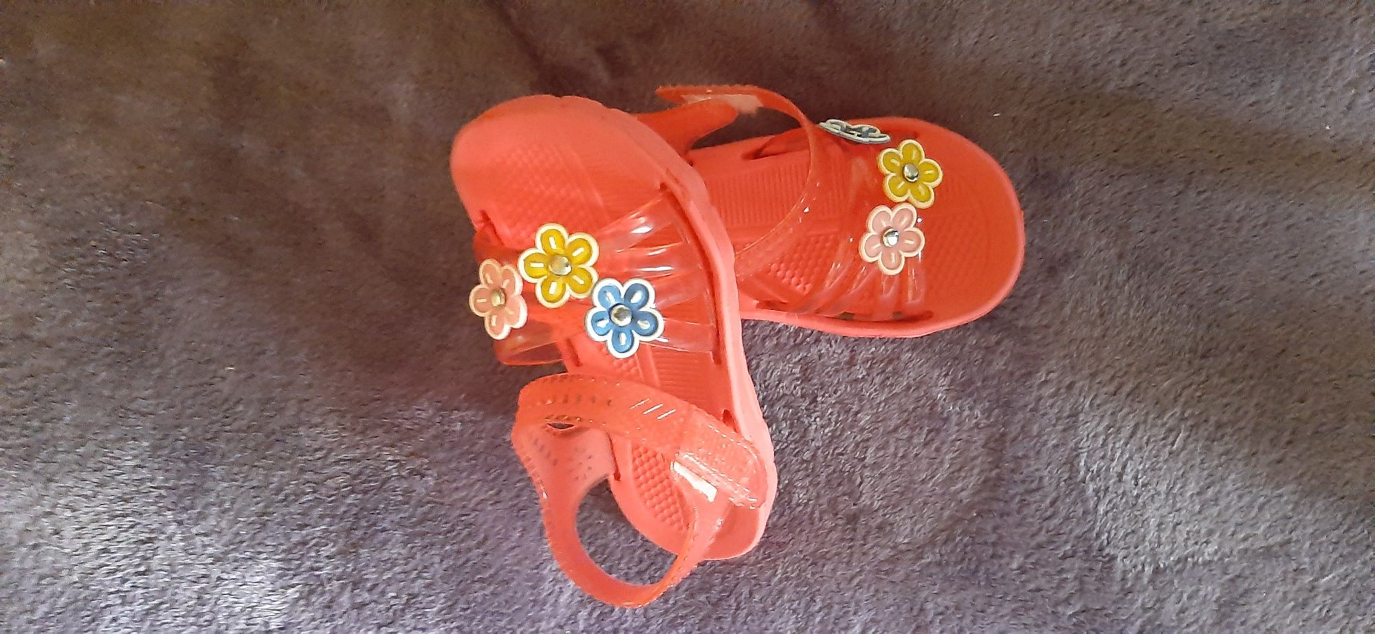 Продам детские сандали"Chicco",размер 28