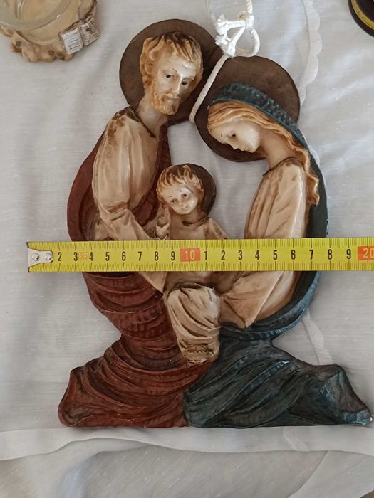 Sagrada Família e Santas religiosas em cerâmica