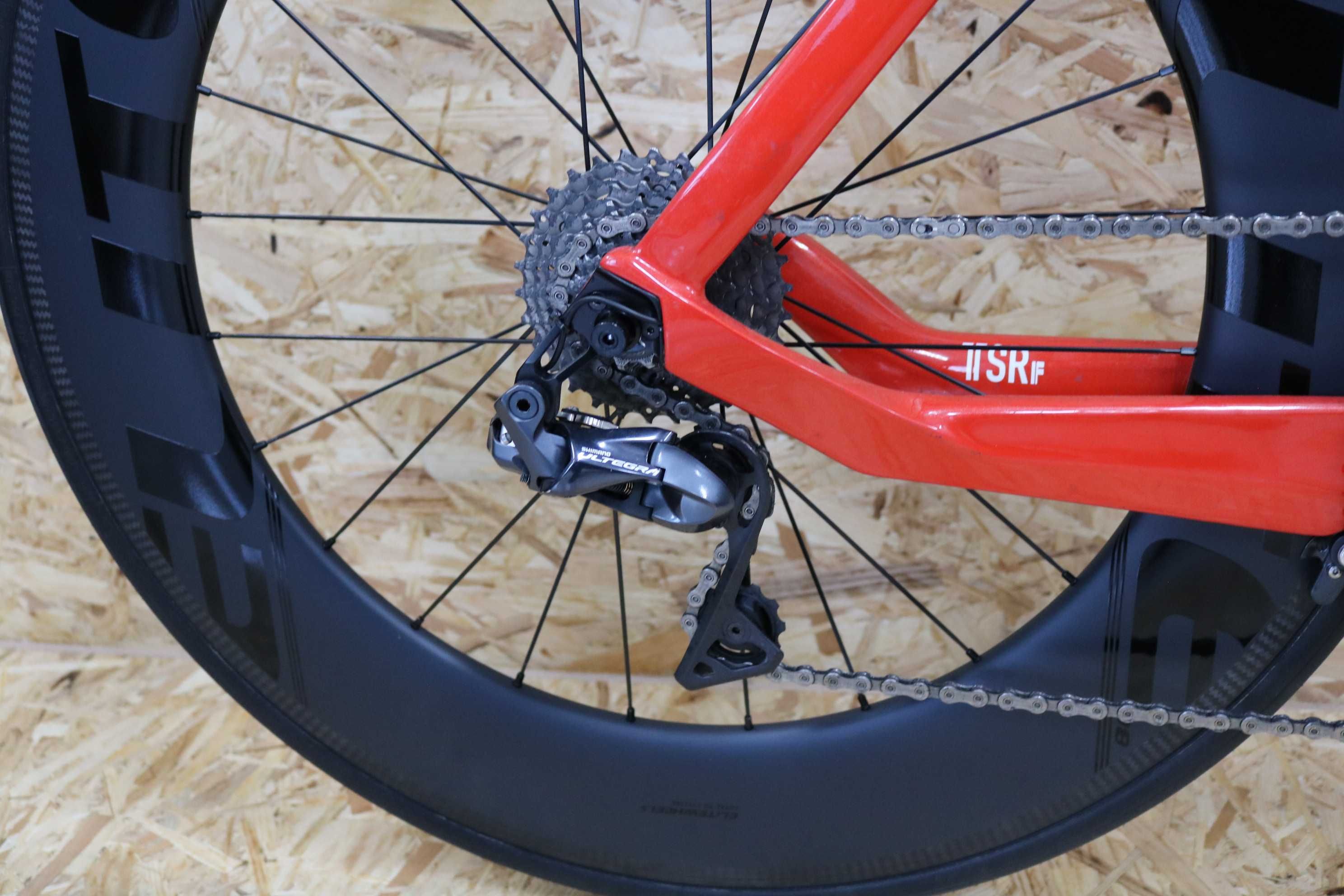 Bicicleta TT/Triatlo Dare TT - Shimano Di2 - Cabos ocultos