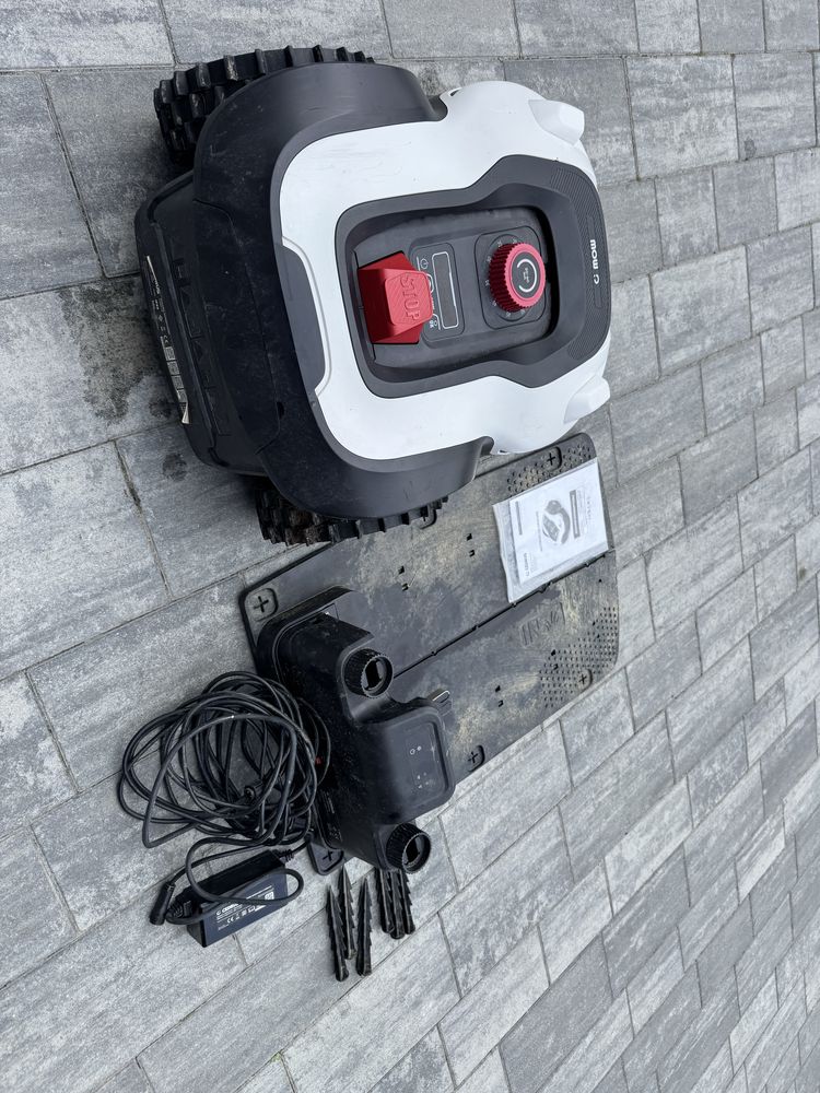 Robot koszący CEDRUS Kosiarka automatyczna C-MOW-L16+