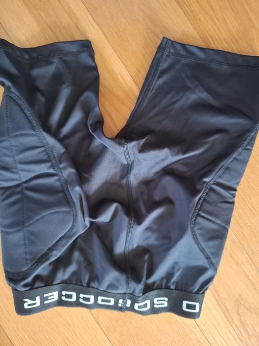 Calções GR com proteções raven marca HO