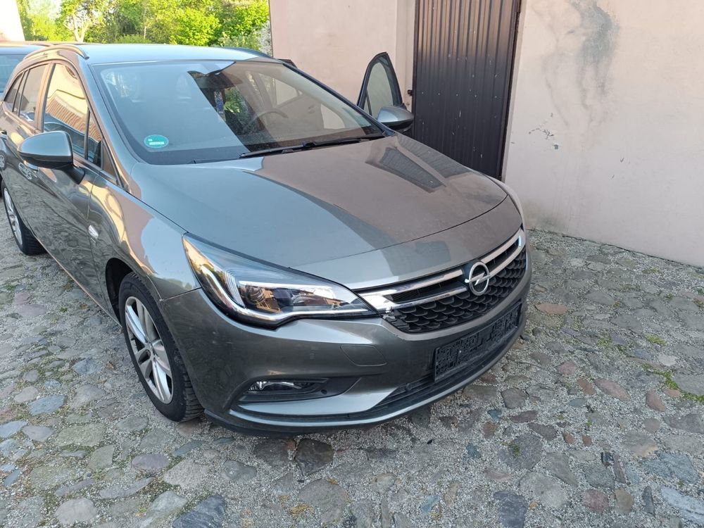 Opel astra 2019 rok