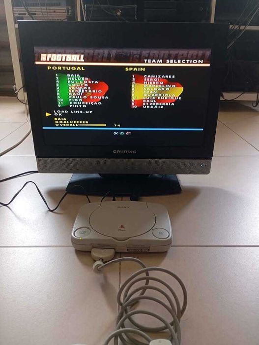 PsOne com comando oferta jogo