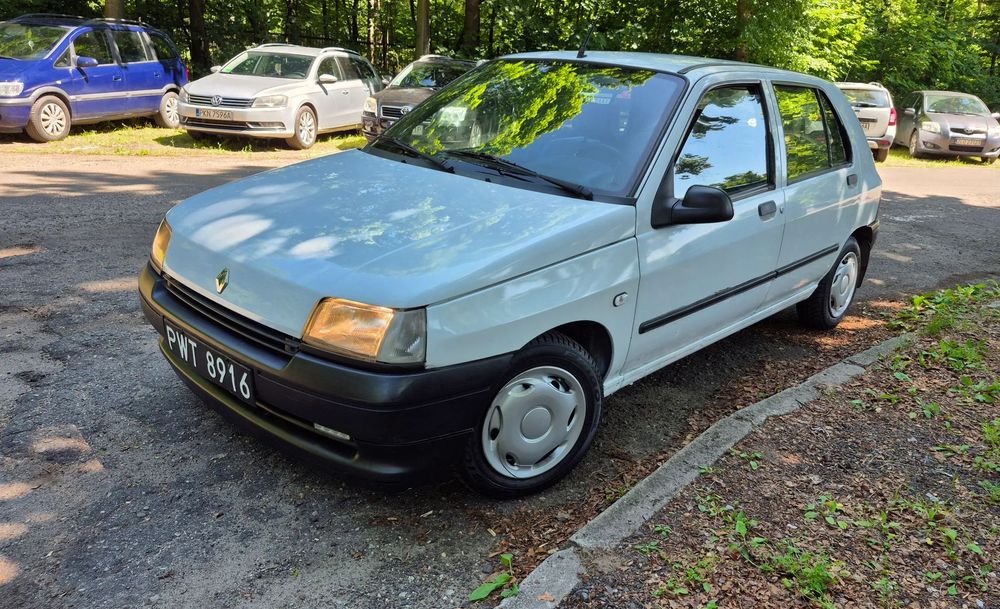 Renault Clio pierwszy właściciel czarne tablice zabytek