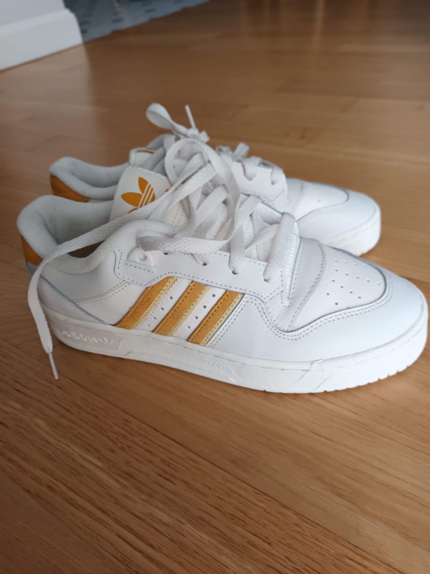 Adidas, nowe, 39 1/3