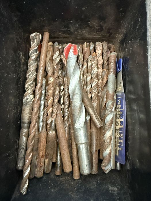 Escopros ponteiros e brocas