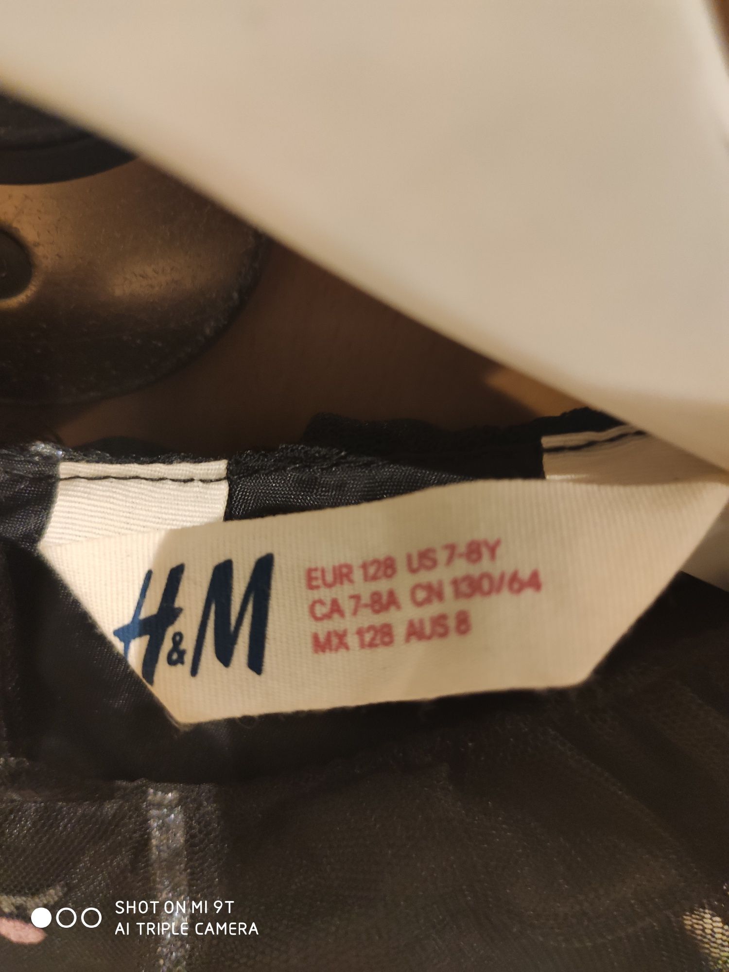 Vestidos de pretos como novos