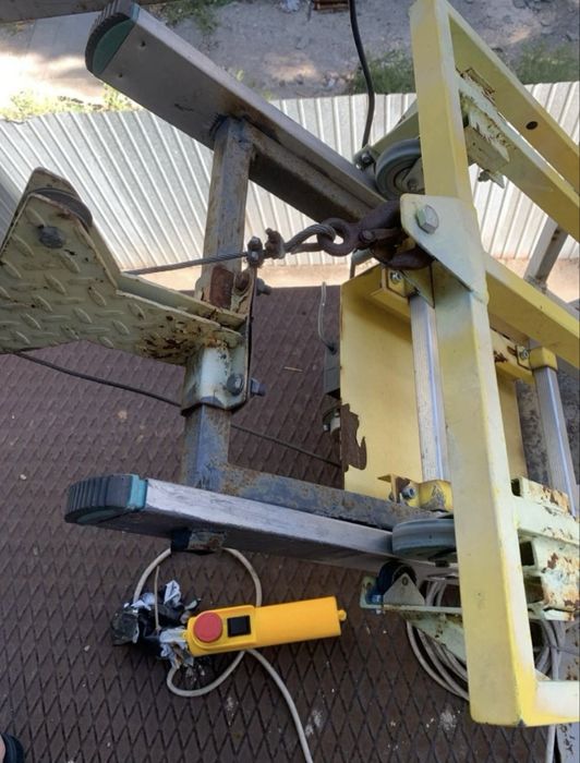 Підйомник сонячних панелей покрівельних та будівельних матеріалів на д