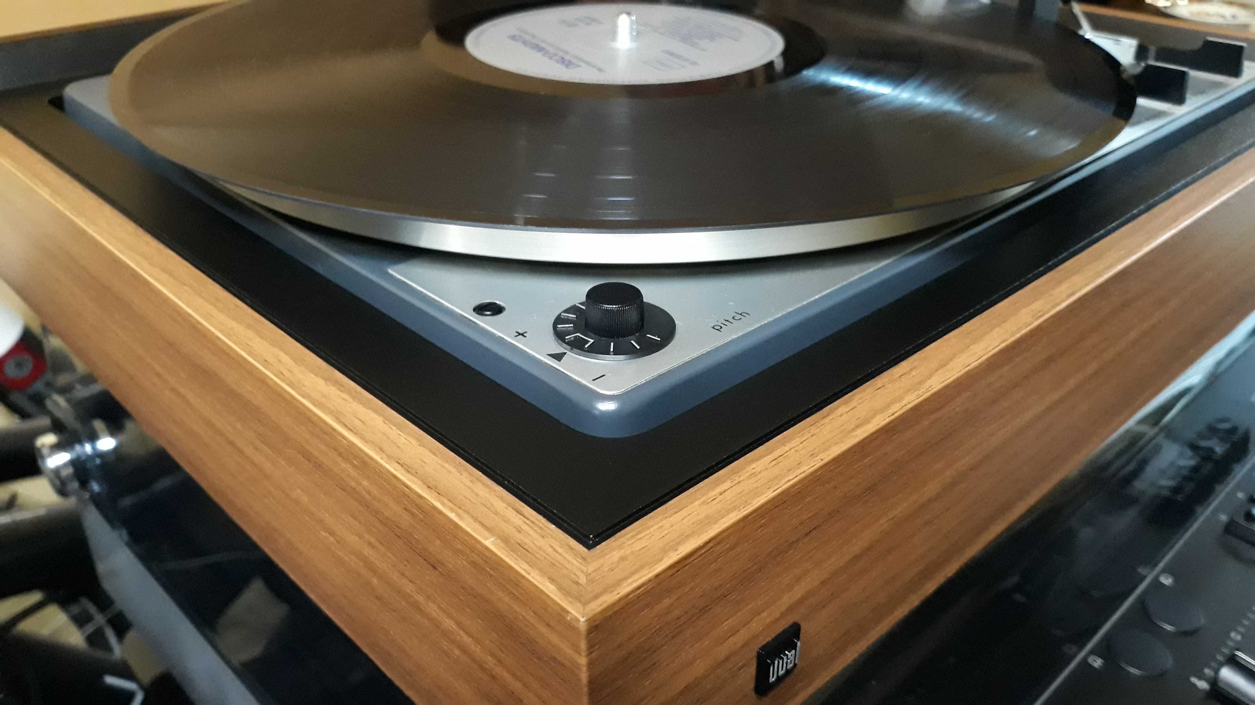 Gramofon Dual 1226 w komplecie zmieniarka płyt.